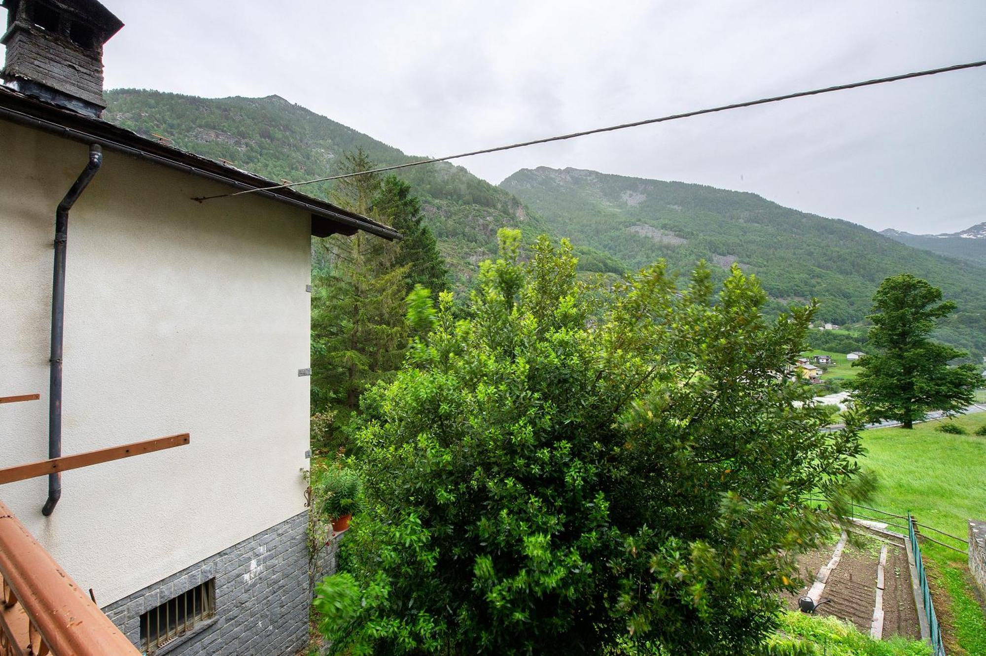 Lueisch Ketschu Near Gressoney Issime